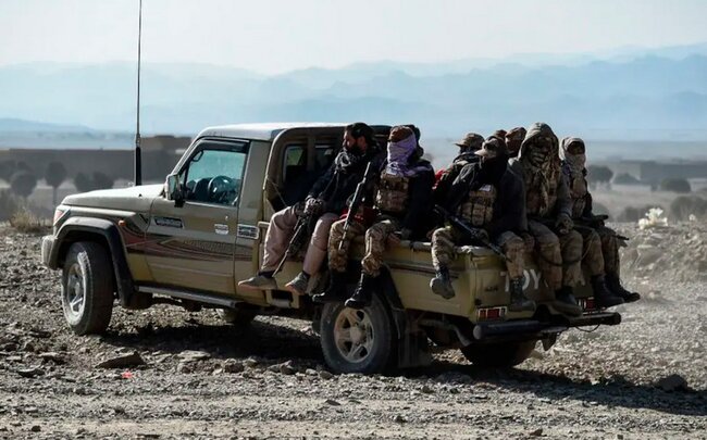 Pakistanla Əfqanıstan arasında hərbi toqquşma başladı