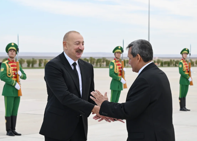 İlham Əliyev Türkmənistana işgüzar səfərə gedib - Foto/Video