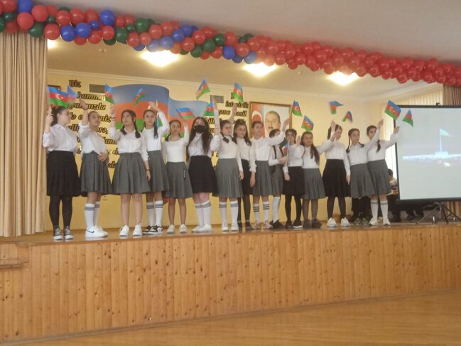 157 saylı məktəbdə Ana Dilimizə həsr olunan tədbir keçirilib - FOTOLAR