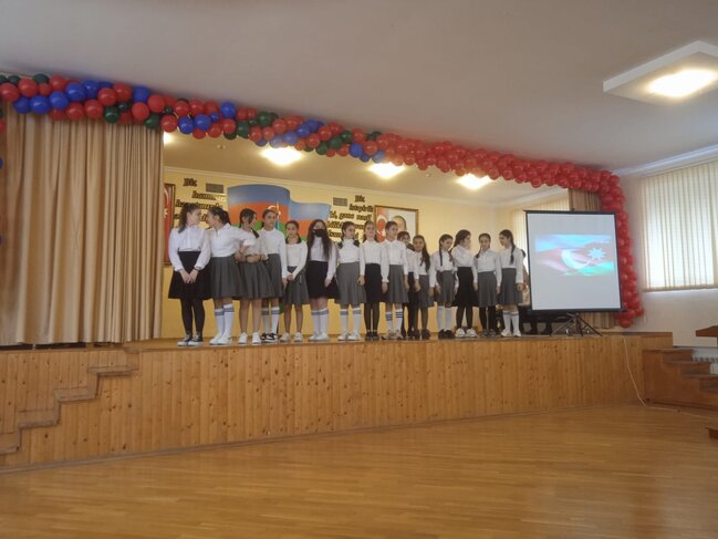 157 saylı məktəbdə Ana Dilimizə həsr olunan tədbir keçirilib - FOTOLAR