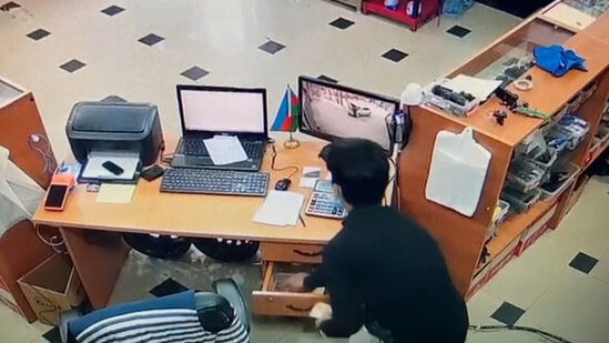 Bakıda oğurluq kameralara düşdü - ANBAAN VİDEO