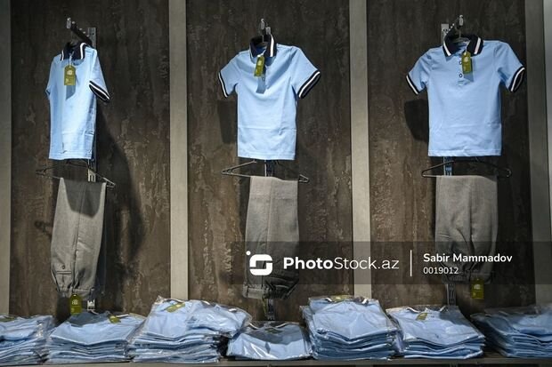 Şagirdlərin sağlamlığına təhlükə: 2,5 manata məktəbli köynəkləri SATILIR - VİDEO