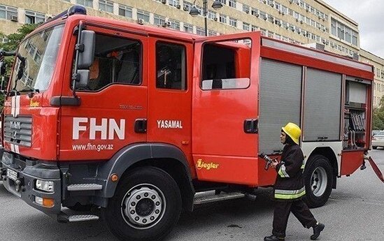 Bakıda yaşayış binasında yanğın olub, bir nəfər tüstüdən zəhərlənib