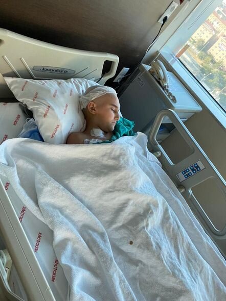 Mehriban Əliyeva leykozdan əziyyət çəkən uşağın müalicəsini nəzarətə götürdü - FOTO