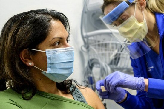 Peyvənd olunanlarda koronavirusun əlamətləri – Həkim açıqladı