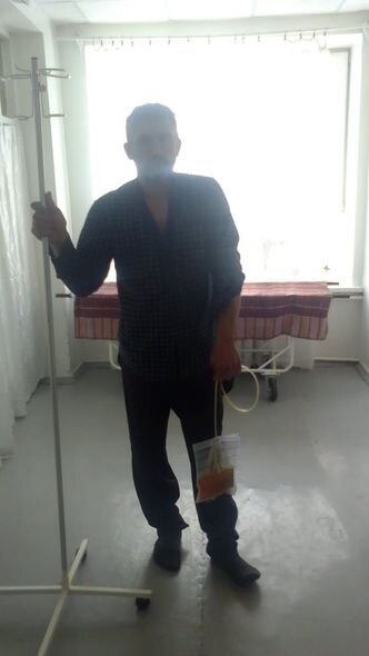 Yaralı azərbaycanlılar Xarkovda köməksiz qalıblar: "Maşından düşürüb ikimizi də güllələdilər" - FOTO