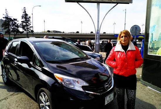 1 manatlıq taksi sürən 50 yaşlı qadın: "Günə 120 manat qazana bilirəm"- VİDEOREPORTAJ/ FOTOLAR