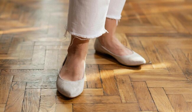 90-cı illər geri döndü: 2026-nın yazında sınamağa dəyər ayaqqabılar (FOTO)