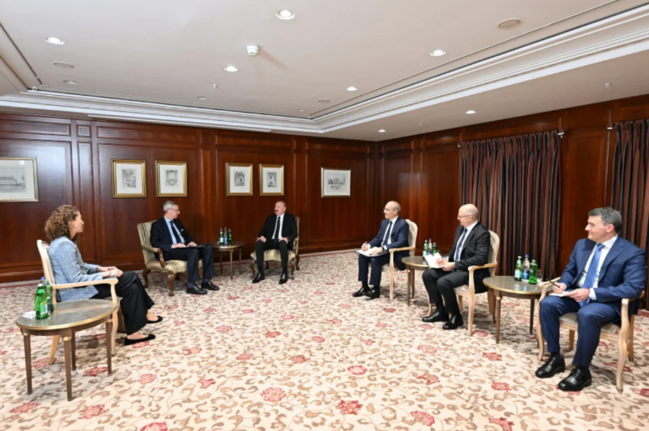 İlham Əliyev Almaniya İqtisadiyyatının Şərq Komitəsinin sədri Mixael Harms ilə görüşüb - FOTO