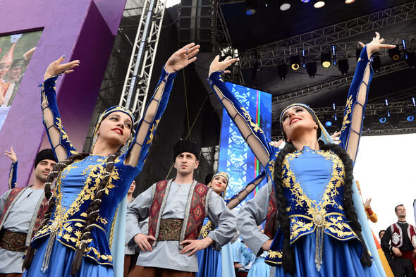 Cıdır düzündə "Xarıbülbül" festivalının açılış konserti olub - FOTO