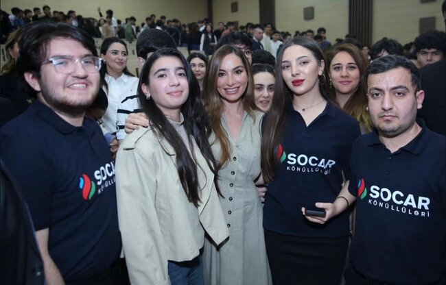 Arzu Əliyeva Bakı Ali Neft Məktəbində - Fotolar