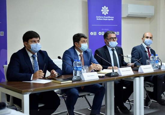 Medianın İnkişafı Agentliyində regionlarda nəşr olunan qəzetlərin baş redaktorları görüş keçirib