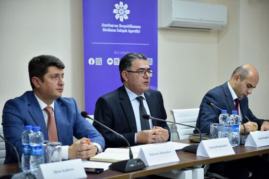 Medianın İnkişafı Agentliyində regionlarda nəşr olunan qəzetlərin baş redaktorları görüş keçirib