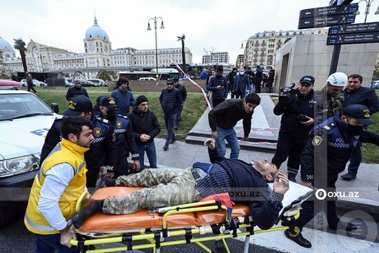 Qış parkında havalandırma şaxtasına düşən şəxs xilas edildi - YENİLƏNİB + FOTO/VİDEO