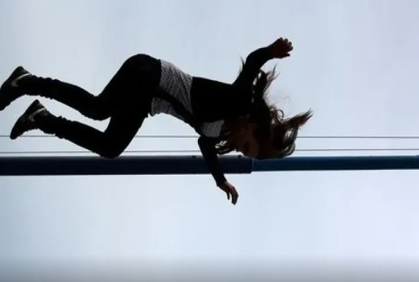 25-ci mərtəbədən yıxılıb sağ qaldı - MÖCÜZƏ