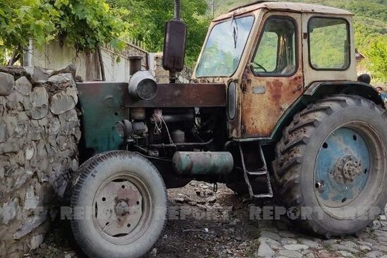 Şəkidə qəzaya düşməmək üçün özünü traktordan atan sürücü öldü - FOTO