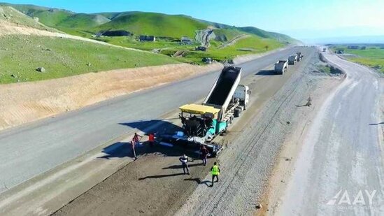 Xudafərin-Qubadlı-Laçın avtomobil yolunun asfaltlanmasına başlanılıb - FOTO