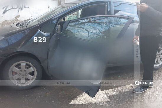 Səhər yeməyi taksi sürücüsünə baha başa gəldi: Bakının mərkəzində qəza - FOTO