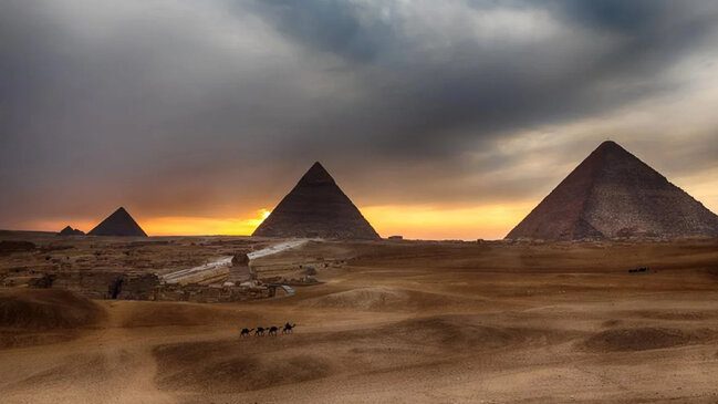Misir piramidalarına girən turistlər dərhal peşman oldu: Nə baş verdi?