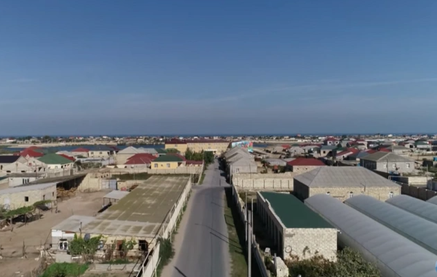 Bakıda peyda olan azyaşlı dəstədən tükürpədən olay: Qanlı kağıza təhdid yazıb həyətlərə atdılar