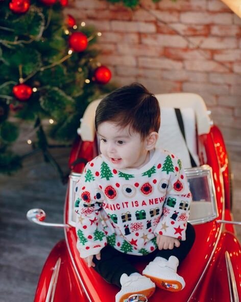 Azərbaycanlı idmançıdan övladları ilə Yeni İl FOTOSESSİYASI