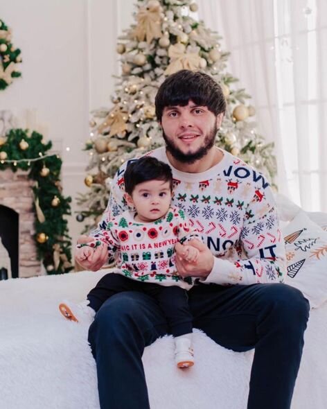 Azərbaycanlı idmançıdan övladları ilə Yeni İl FOTOSESSİYASI