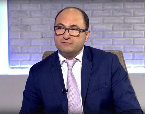 Azərbaycanlı alim Rusiya televiziyasına müsahibə verib - VİDEO