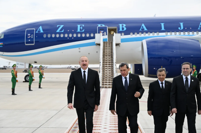 İlham Əliyev Türkmənistana işgüzar səfərə gedib - Foto/Video