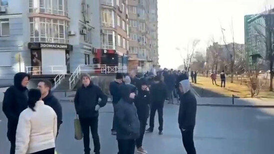 Kiyev metrosunda qalan azərbaycanlılar: "Buradan nə vaxt çıxarılacağımızı bilmirik" - VİDEO