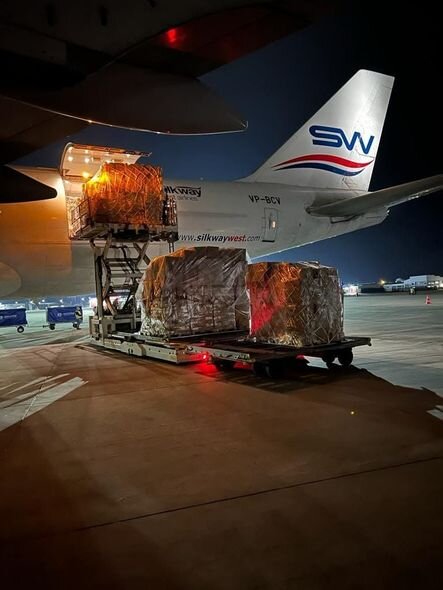 Azərbaycandan Ukraynaya humanitar yardım daşıyan ikinci təyyarə də Polşaya enib – FOTO