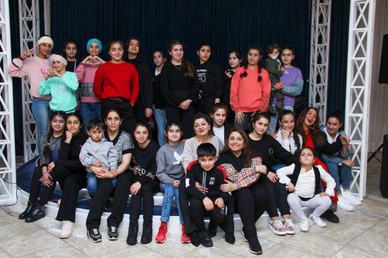 Onlar sığınacaqdakı uşaqları sevindirdilər - FOTOLAR