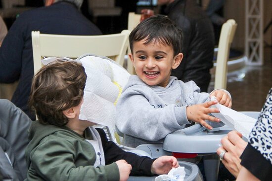 Onlar sığınacaqdakı uşaqları sevindirdilər - FOTOLAR