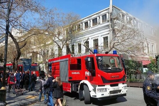 Bakının mərkəzində kafedə baş vermiş yanğın söndürülüb - YENİLƏNİB + FOTO