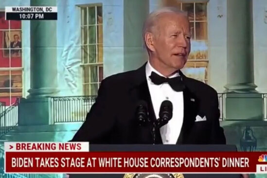 Bayden jurnalistlərə: "Məndən də aşağı reytinqə malik amerikalıların yanında olmaqdan şadam" - VİDEO