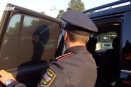 Avtomobil sahiblərinin NƏZƏRİNƏ: Pərdə və plyonkadan istifadə ləğv edilib? - VİDEO