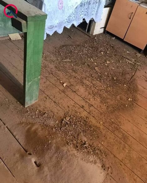 Məktəb kitabxanasının tavanı UÇDU - FOTO