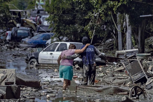 Meksikada daşqınlar nəticəsində ölənlərin sayı 76-ya çatıb