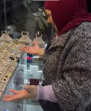 Metroda məşhurlaşan xala reklam işinə başladı - VİDEO