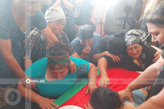 Azərbaycan Ordusunun şəhid olan əsgəri dəfn olunub - YENİLƏNİB + FOTO/VİDEO