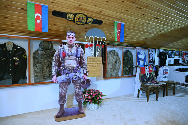 Prezidentin qızları Pəncəli Teymurovun evində - Fotolar