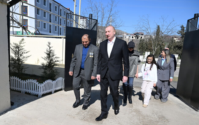 "O səsləri bu uşaqlar eşitməsinlər"