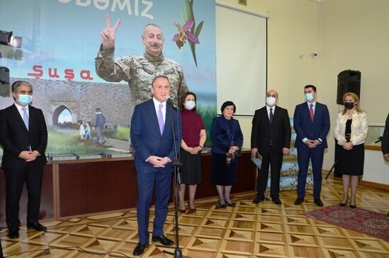 E.Həbibullayev:"Kitabda qələbəmiz və Prezident İlham Əliyevin siyasəti haqqında uşaqların anlaya biləcəyi tərzdə məlumatlar verilir"