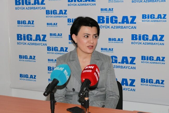 "Bir tanıdığım ailə qızını 16 yaşında ərə verdi, 18 yaşı olanda intihar etdi"- Deputatla MÜSAHİBƏ