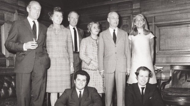 Dünyanın ən varlı ailələrinin SİYAHISI