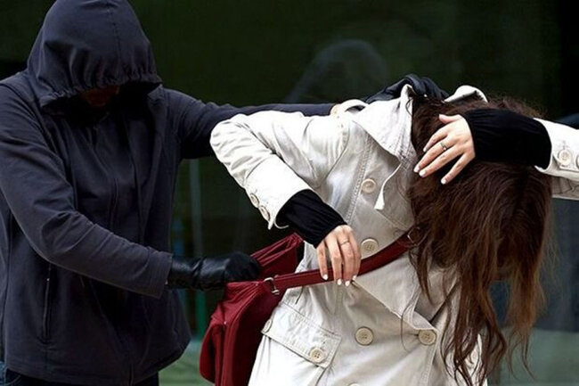 100 manat, sənəd, bank kartı... – Çanta oğrusu ələ keçdi