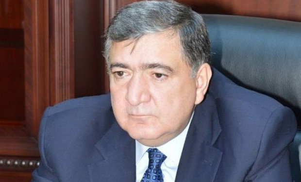 Eks-nazir Fazil MÉmmÉdova daha bir ZÆRBÆ - Universiteti ÉlindÉn alÄ±nÄ±r