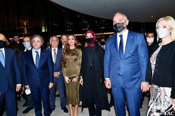 Arzu Əliyevaya Türkiyədə mükafat verildi - FOTOLAR