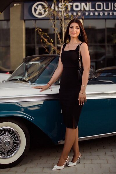 ÜRƏYİNİZİ KÖNÜL RAHATLIĞI İLƏ PEŞƏKAR KARDİOLOQ VƏFA HƏSƏNOVAYA ƏMANƏT EDİN