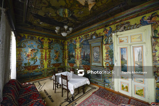 Bakıda nağıllar aləmini xatırladan 109 yaşlı "freskalı ev" - FOTOLAR