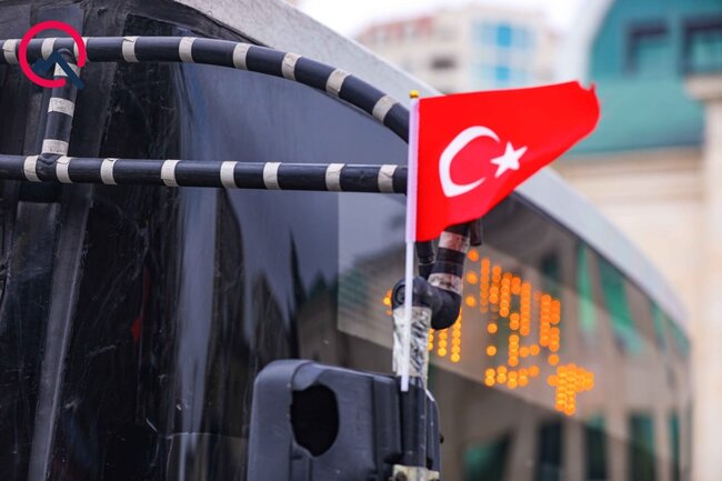 Bakıda avtobuslara Türkiyə bayraqları vuruldu - FOTOLAR